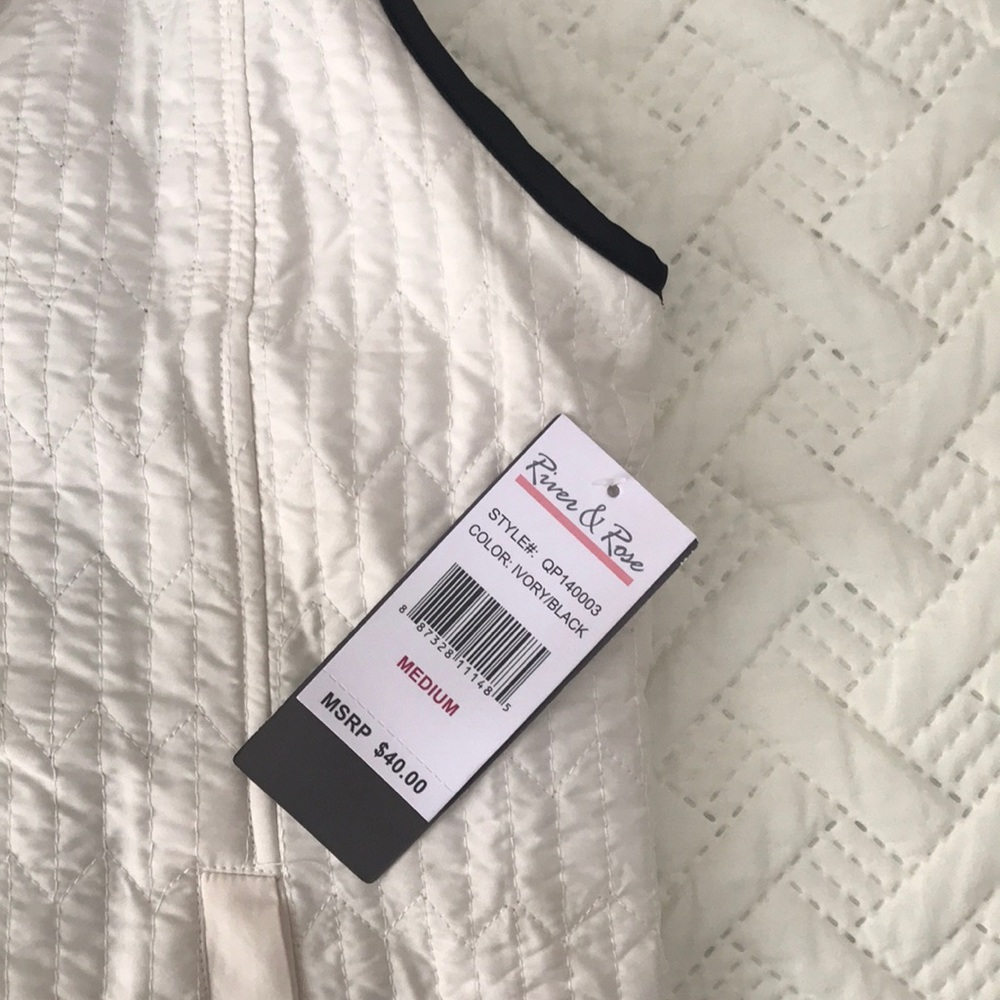 White Vest - Picture 6 of 7